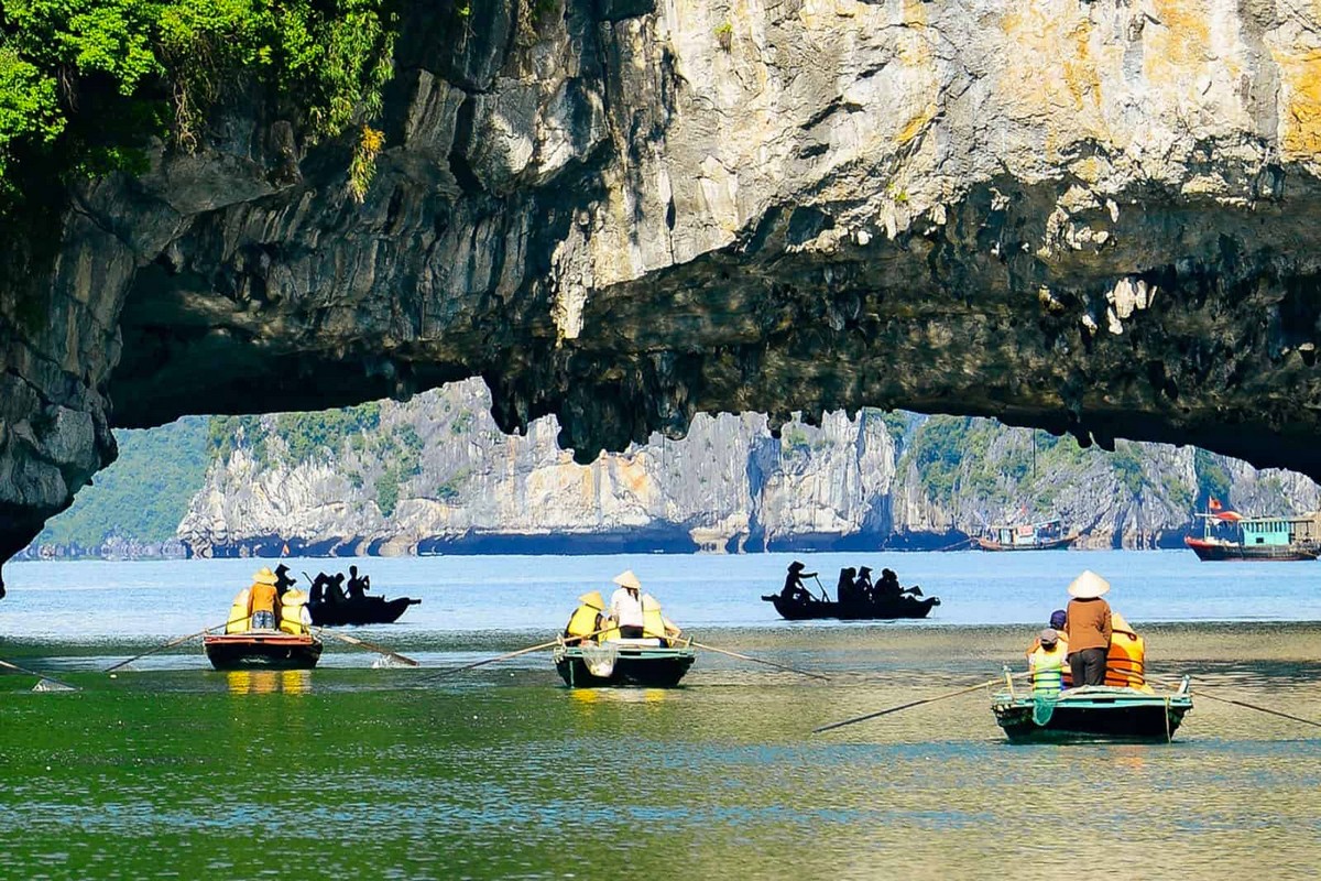 Tourist Attractions in Halong Bay - Dark & Light Cave