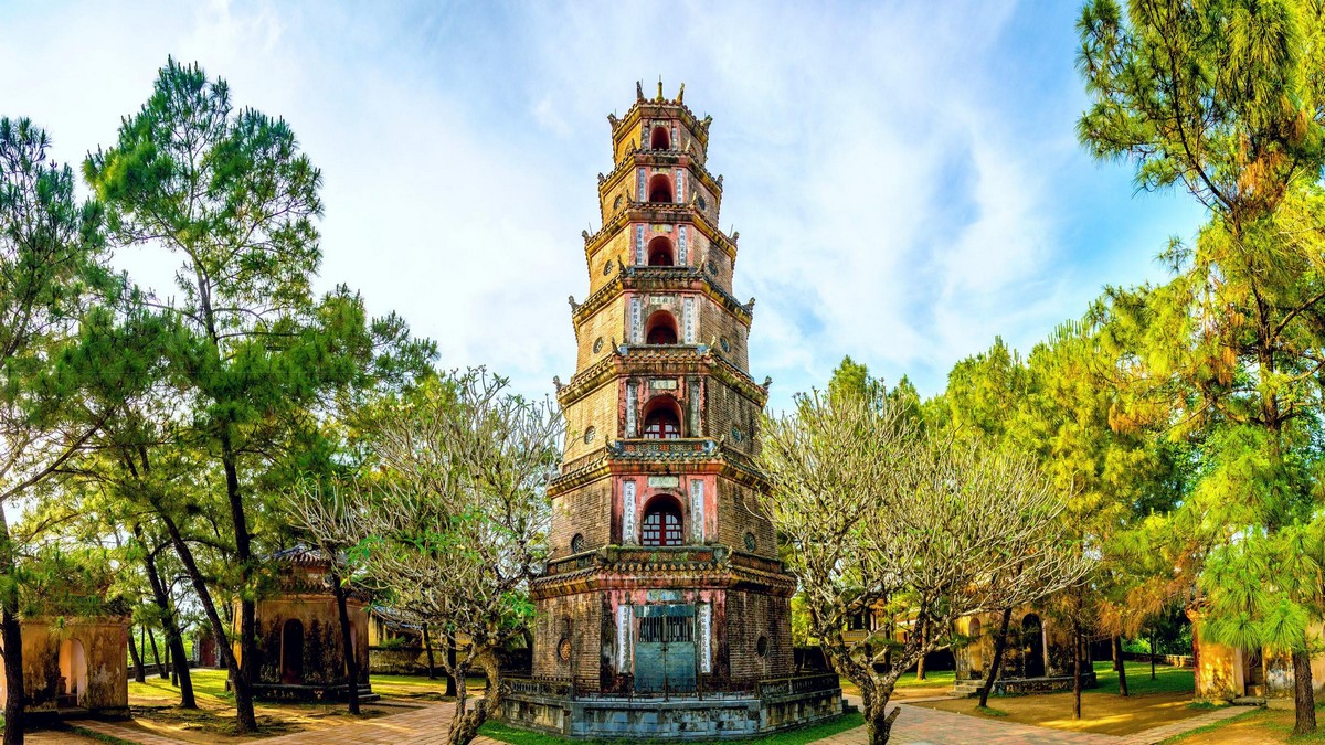 Tourist Attractions in Hue - Thien Mu Pagoda is a great spot for peace and religion