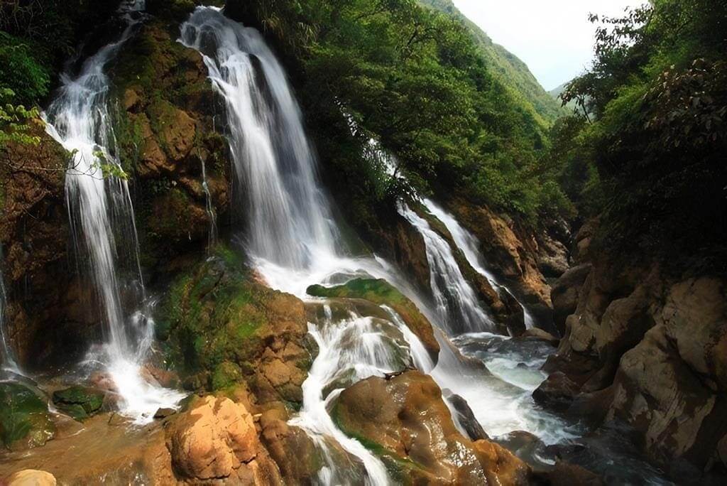 Where to go in Sapa for couple - The waterfall outside Coc San Cave