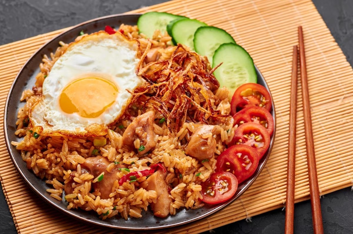 Bali Travel Guide Nasi Goreg offer tourists with an exploding mixture of flavors