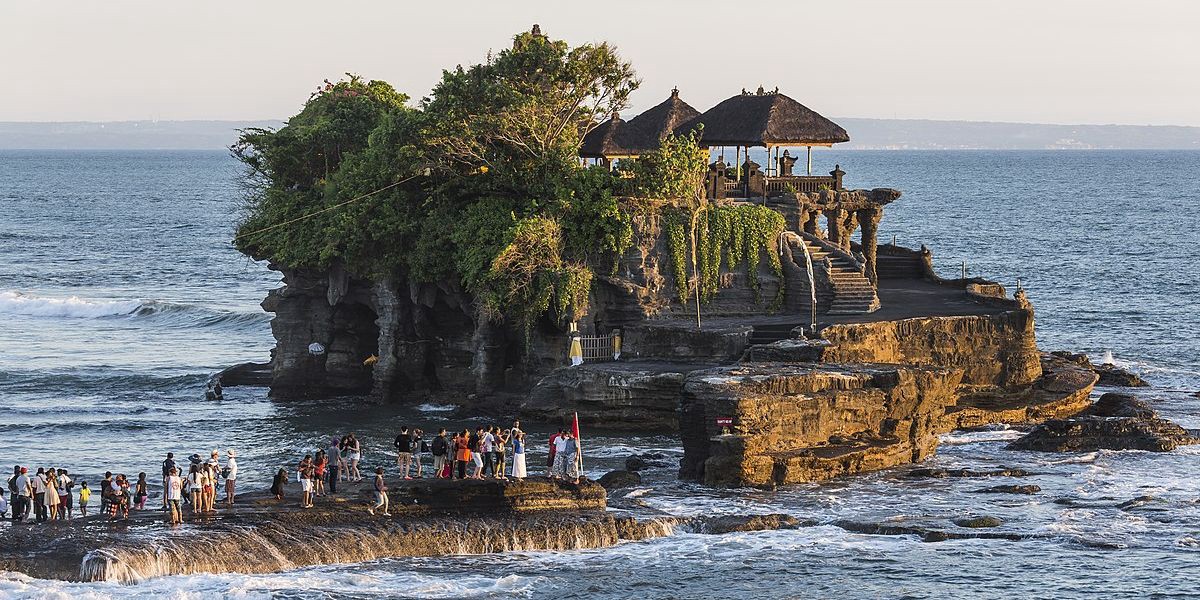 Bali Travel Guide: Tanah Lot is a majestic place for religion