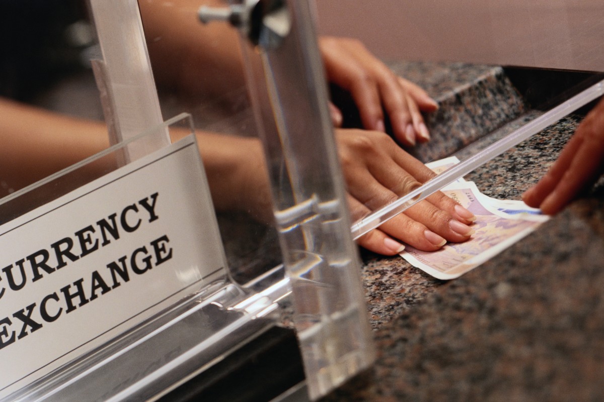Consider airports, banks, and reputable gold shops for convenient and reliable Vietnam currency exchange