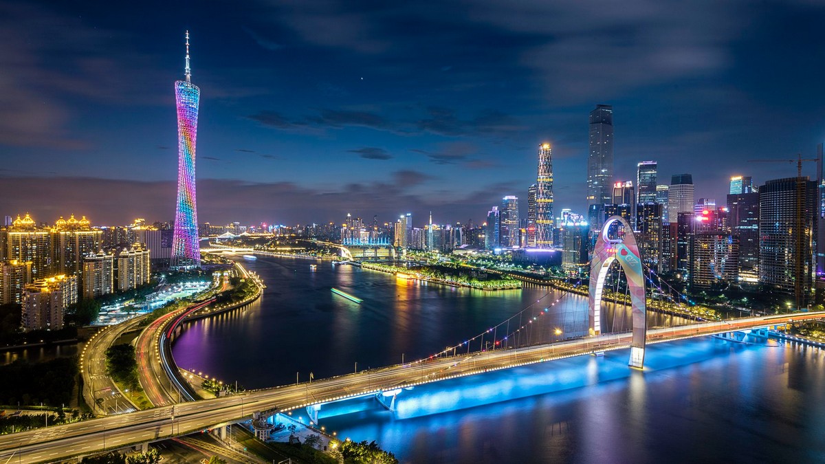 China Travel Guide: Guangzhou is a bustling city in southern China