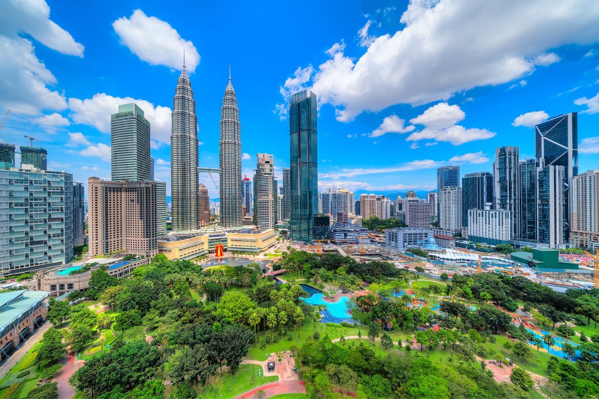 Malaysia travel guide Malaysia is a diverse tropical paradise with natural beauty, rich history and vibrant culture