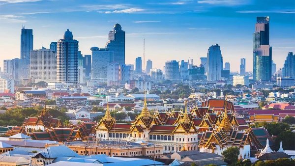 Thailand Travel Guide - Bangkok, the capital of Thailand, is known as one of the busiest cities in Southeast Asia