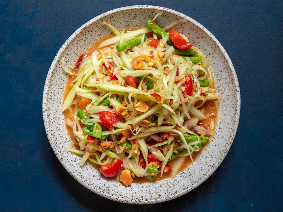 Thailand Travel Guide: Must-try Local Food - Spicy green papaya salad