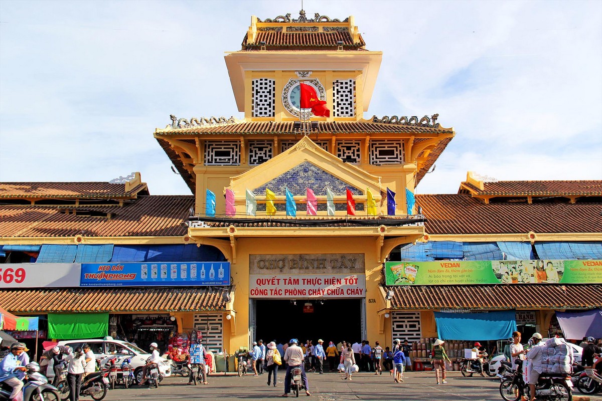 Things to Do in Saigon - Immerse Yourself in the Vibrant Atmosphere of Cho Lon (Chinatown)