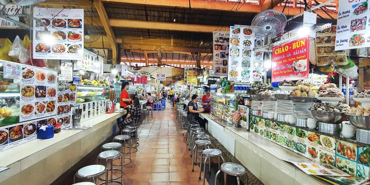 Culinary Adventures at Ben Thanh Market