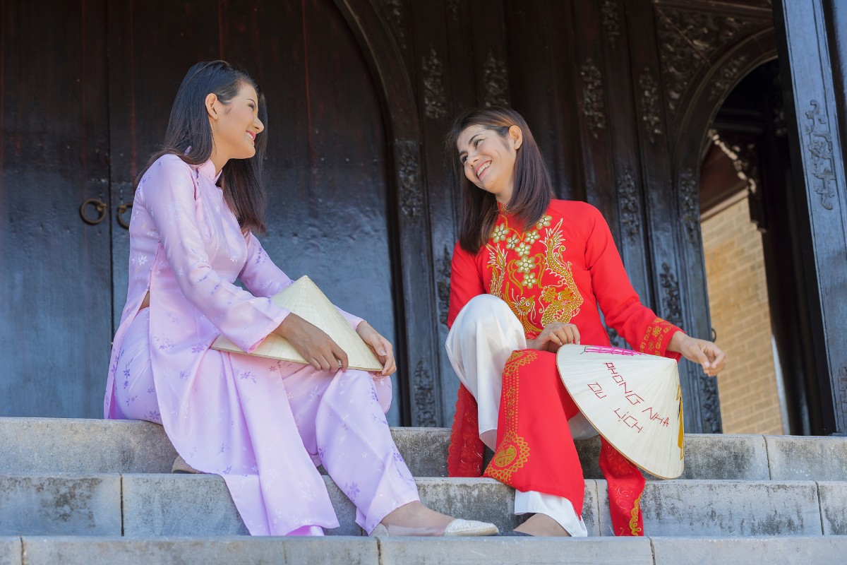 Vietnamese Ao Dai Enhance your Ao Dai look with accessories and graceful behavior for elegance