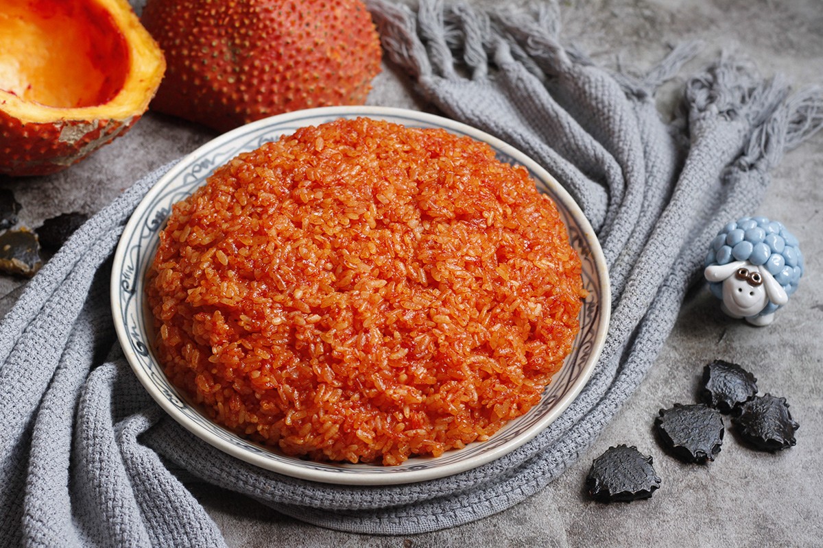 vietnamese new year food Xoi gac is a Vietnamese sticky rice that brings luck and prosperity
