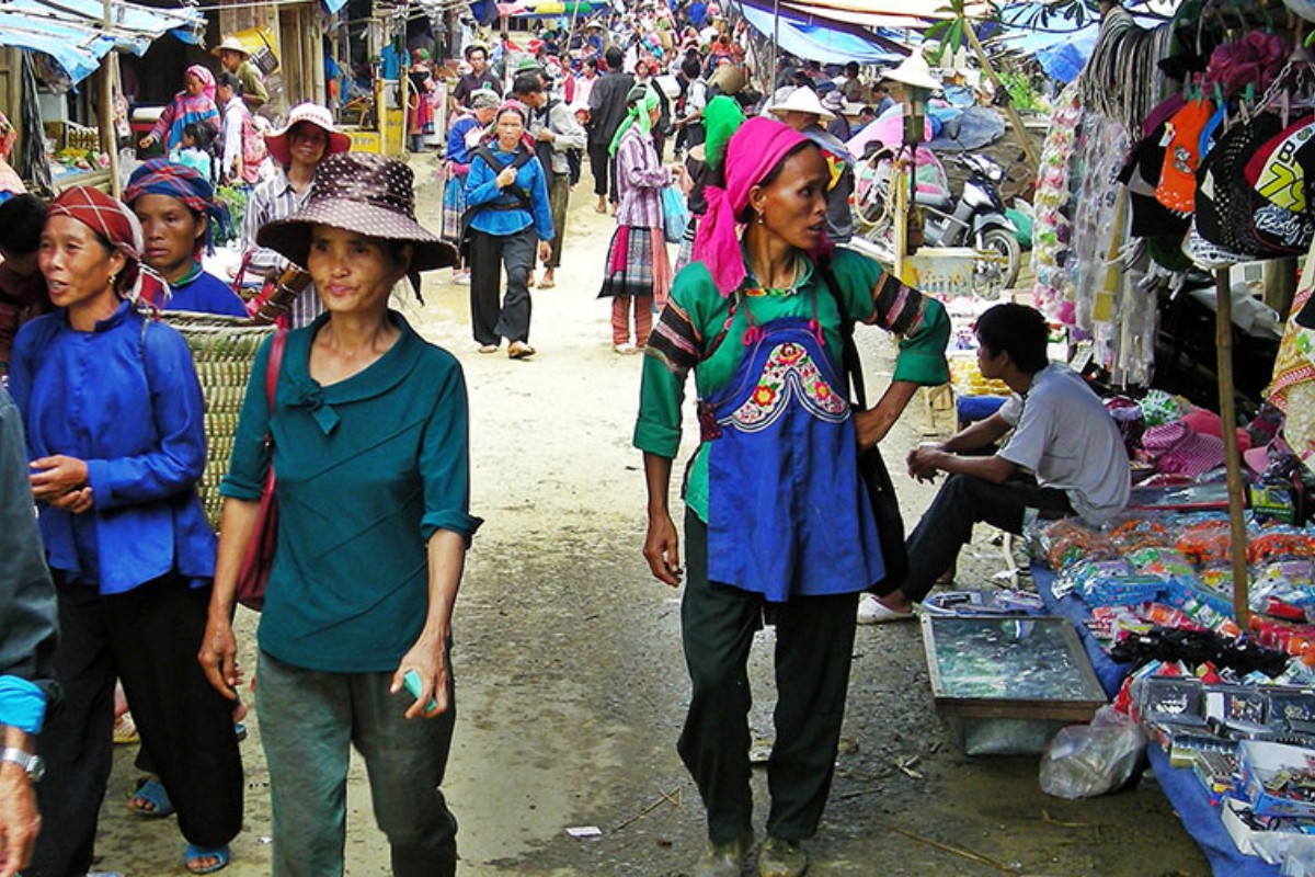 Sapa Market Lung Khau Nhin Market offers a variety of highland products