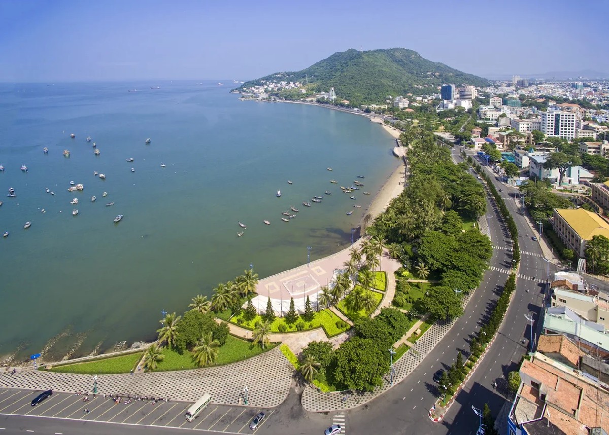 Things to Do in Vung Tau Front Beach is one of the most beautiful beaches in Vung Tau