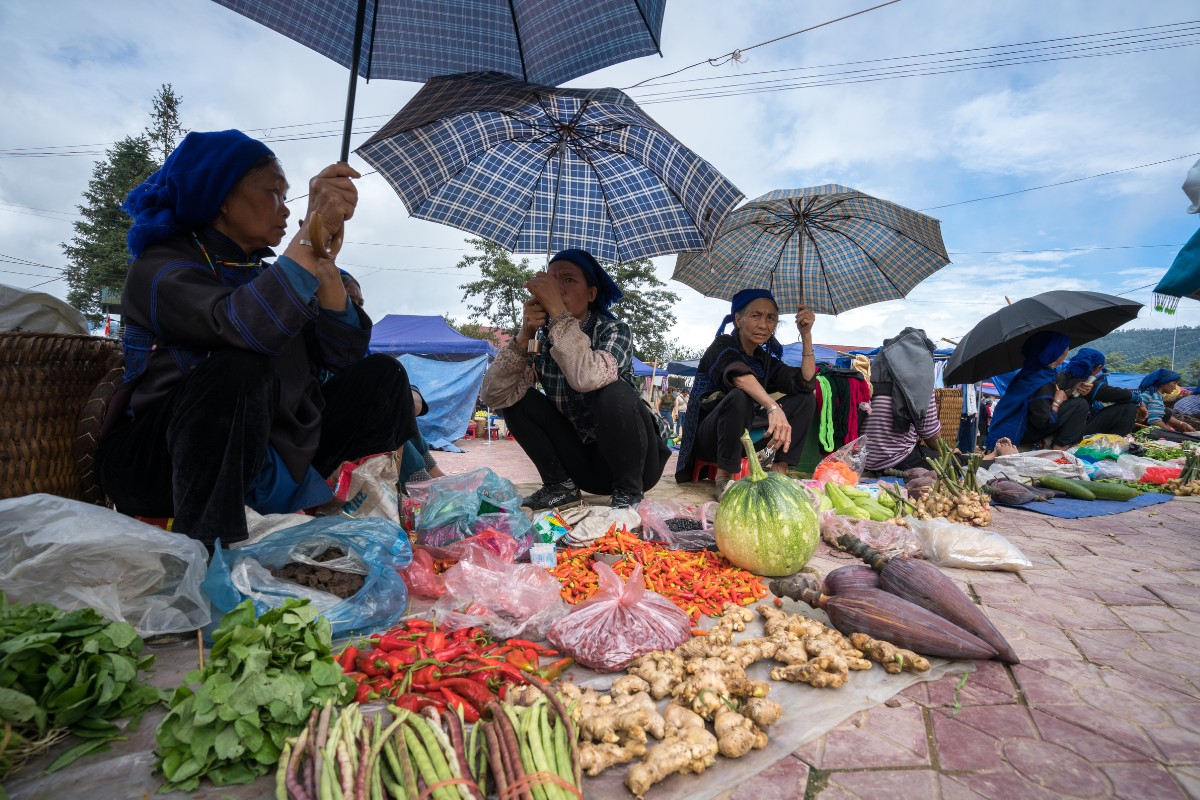 Trading goods without using money is common in Sapa Market