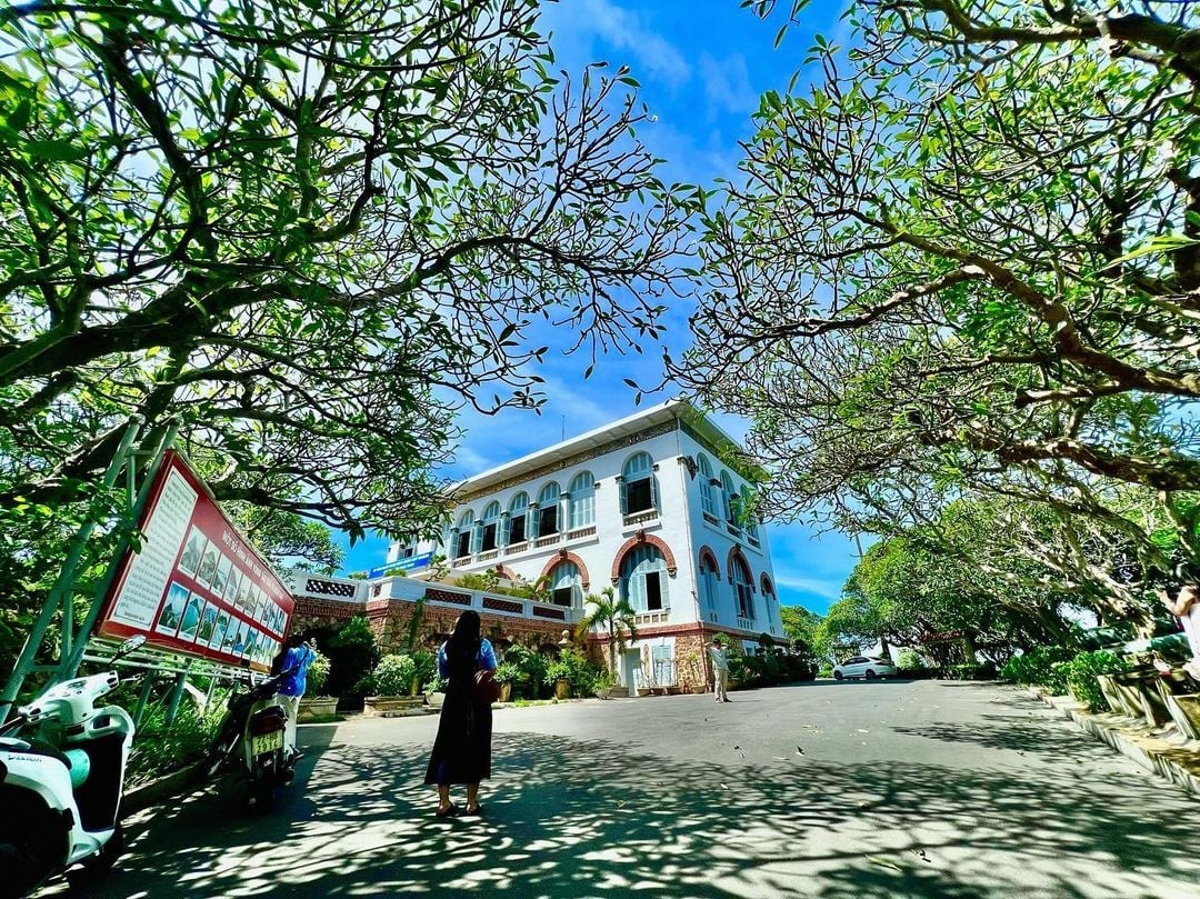 Vung Tau Vietnam White Villa