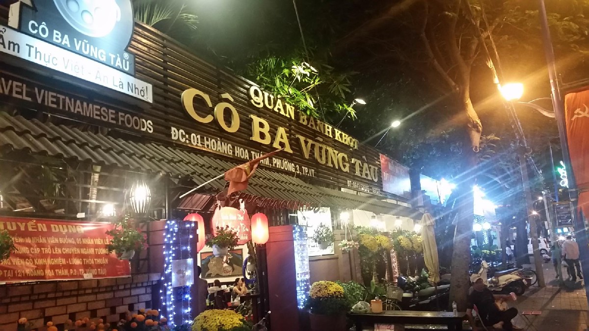 Best Restaurants in Vung Tau Banh Khot Co Ba Vung Tau is a renowned savory mini pancake restaurant in Vung Tau