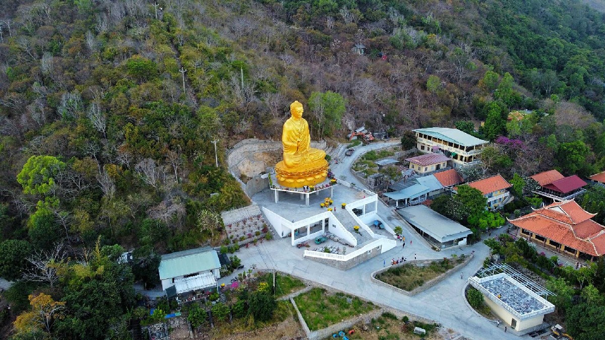 Big Mountain Vung Tau Chon Khong Monastery