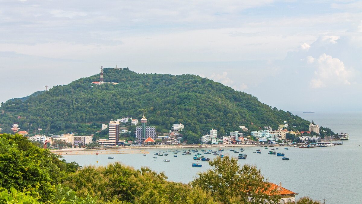 Big Mountain Vung Tau This mountain is renowned for its diverse attractions that visitors should not miss out on