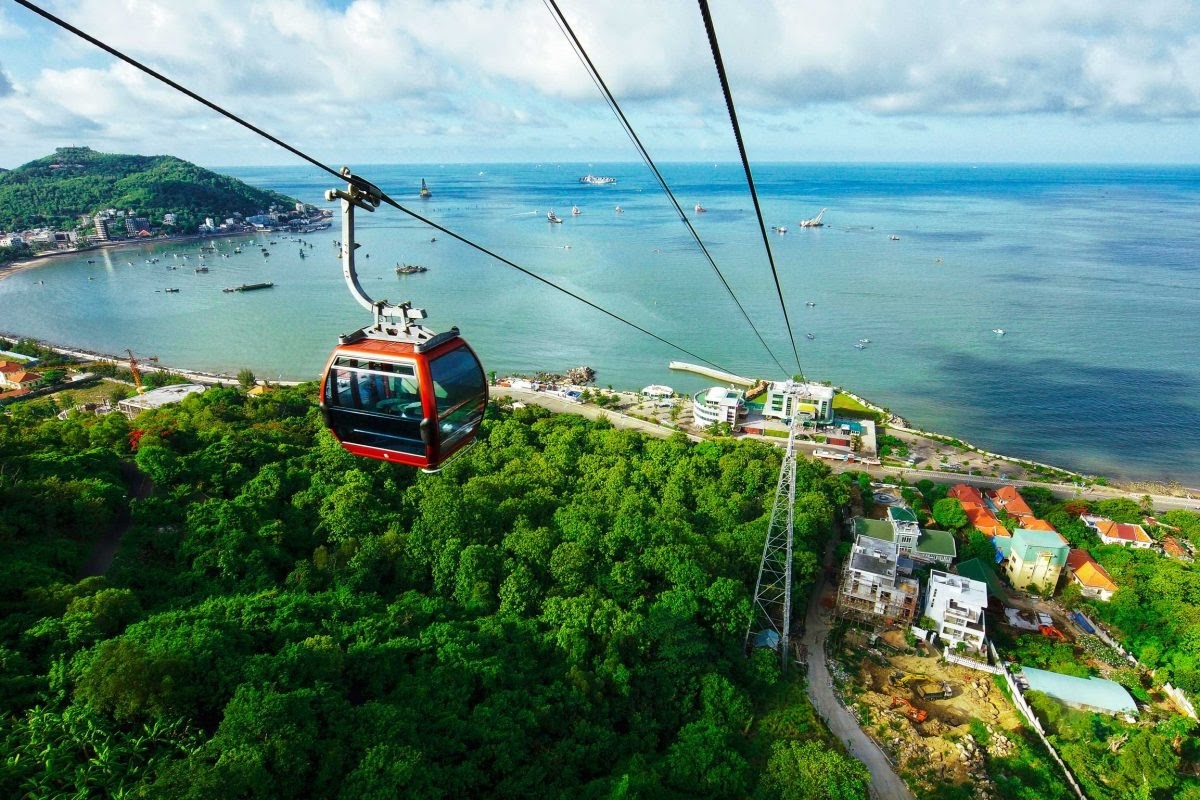 Cable car is one of the popular ways to Big Mountain Vung Tau