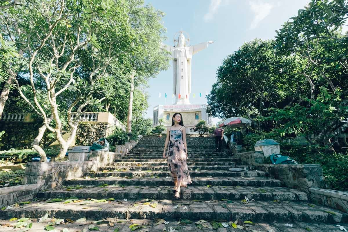 Christ of Vung Tau You need to climb 811 steps to reach to Christ Statue of Vung Tau