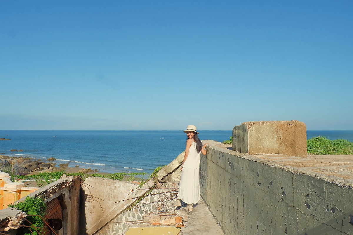 Nghinh Phong Cape (Cape Saint James) It’s ideal to visit Vung Tau Nghinh Phong Cape from November to April