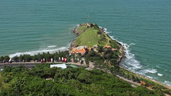 Nghinh Phong Cape (Cape Saint James) Nghinh Phong Cape is a well-visited destination in Vung Tau