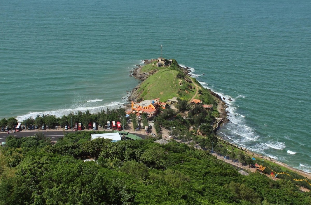 Nghinh Phong Cape (Cape Saint James) Nghinh Phong Cape is a well-visited destination in Vung Tau
