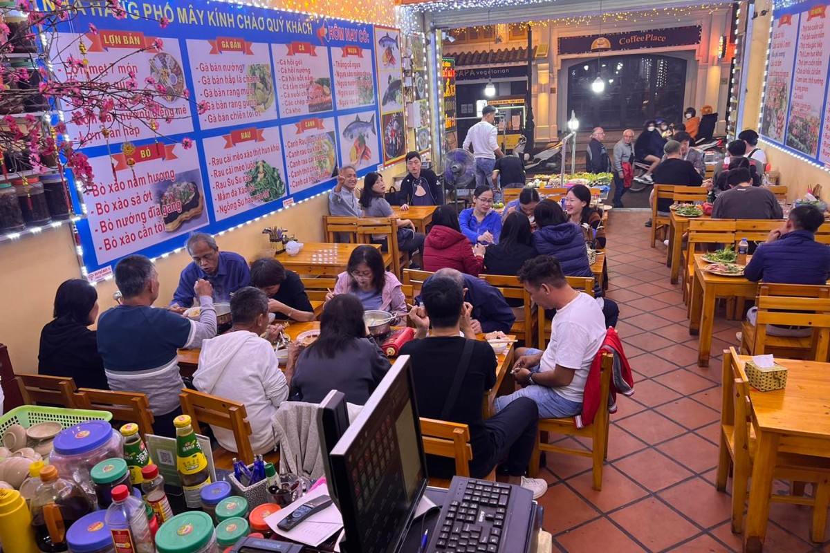 Sapa Restaurant Hotpot and grilled dishes are the most popular foods in Pho May Sapa restaurant