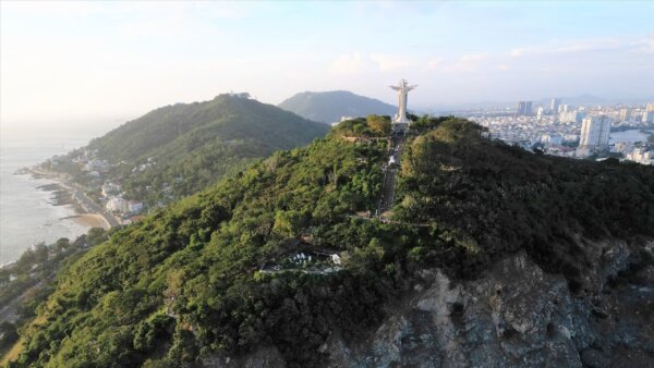 Small Mountain Vung Tau Small Mountain is a popular tourist attraction in Vung Tau