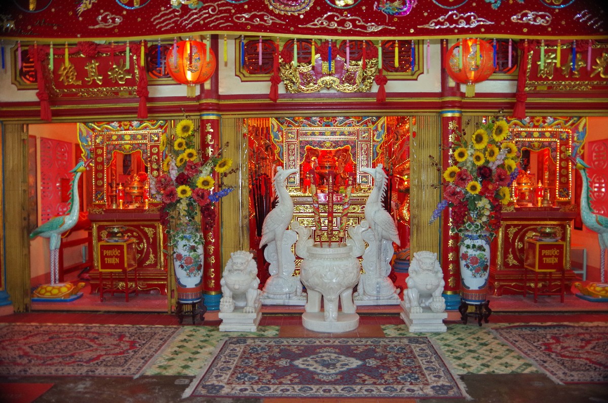 Thang Tam Temple (Whale Temple) - Main House (Dinh Trung)
