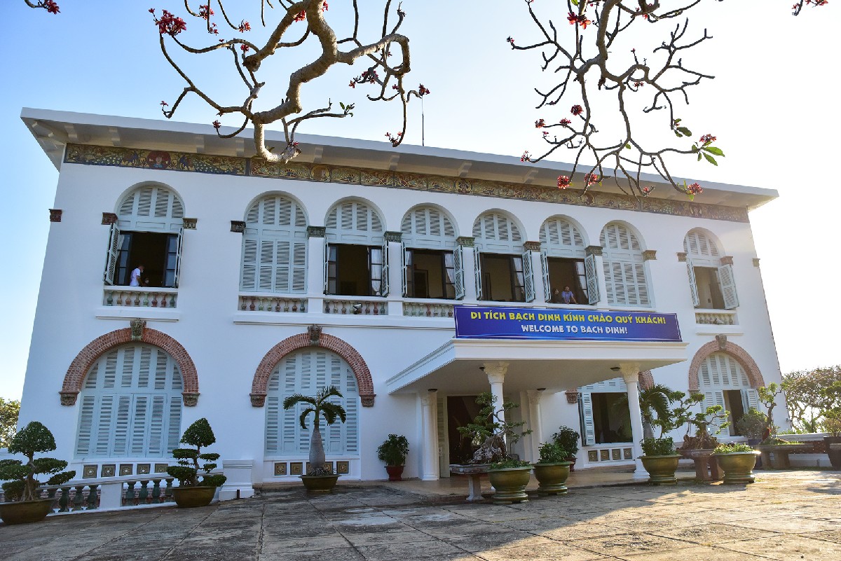 White Palace Vung Tau It is an ideal place for history enthusiasts