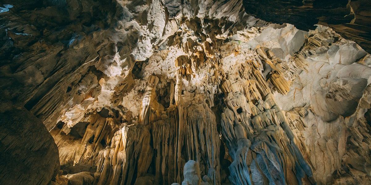 Best Time to Visit Thien Cung Cave
