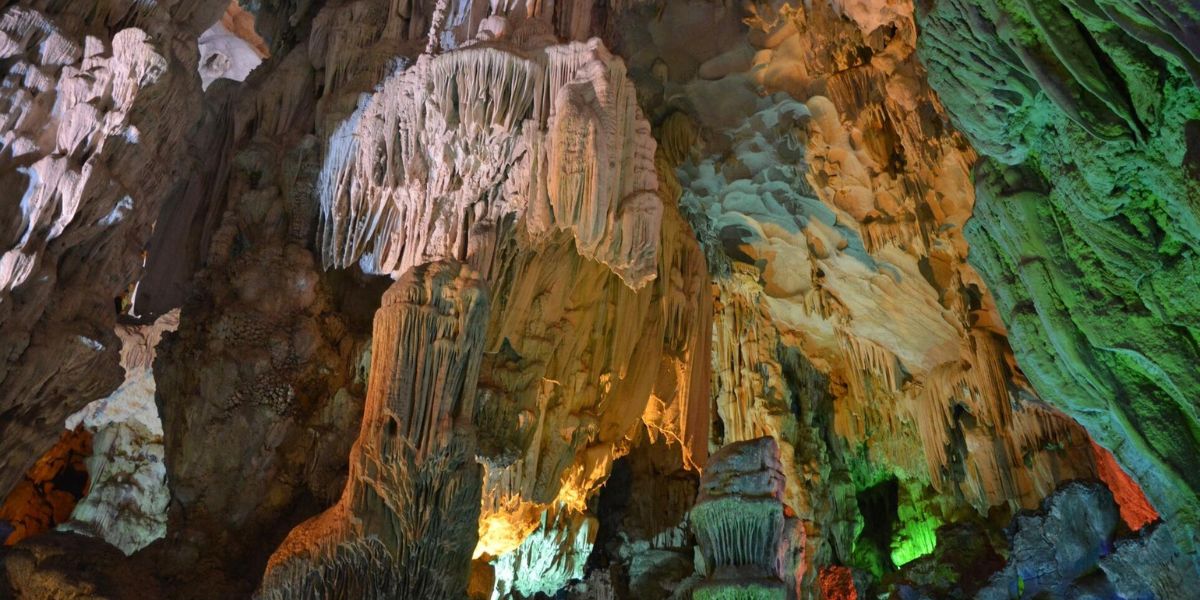 Cave in Ha Long Bay Dau Go Cave (Wooden Stakes Cave): Stepping Back in Time