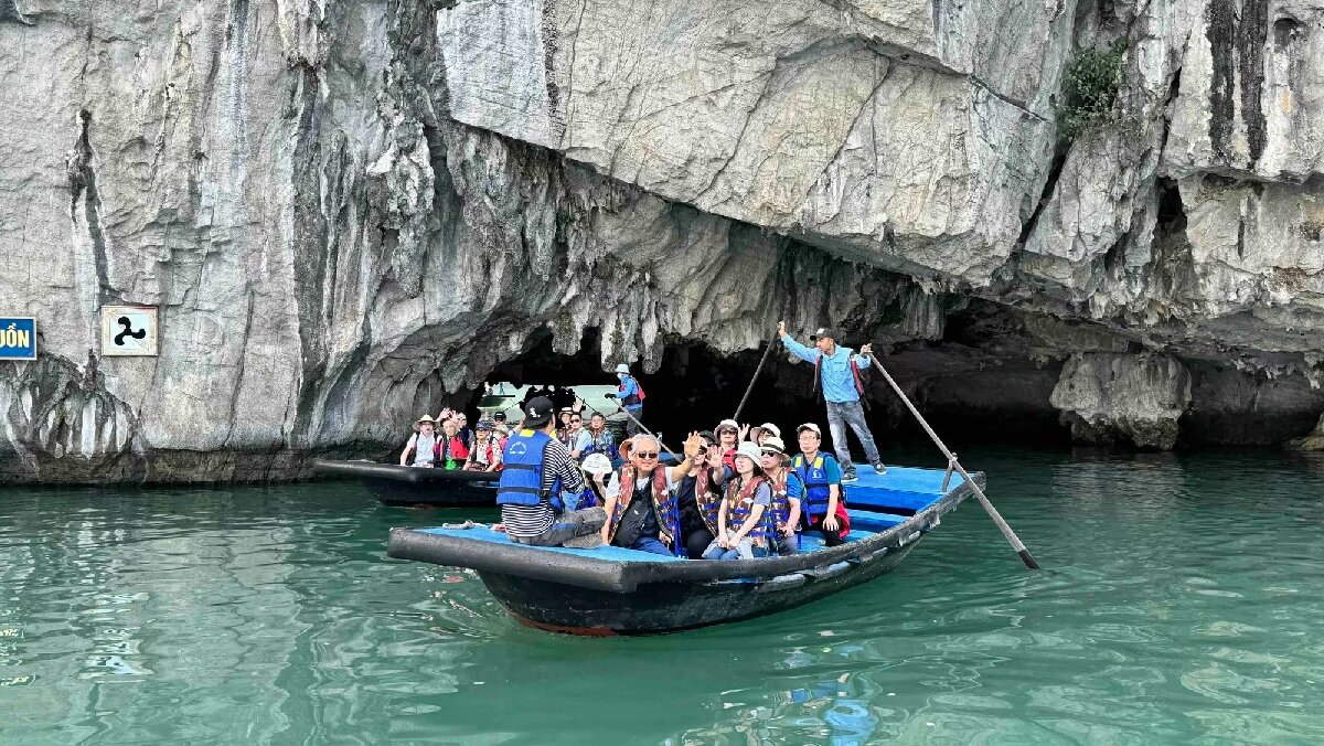 Halong Bay Day Trip Luon Cave