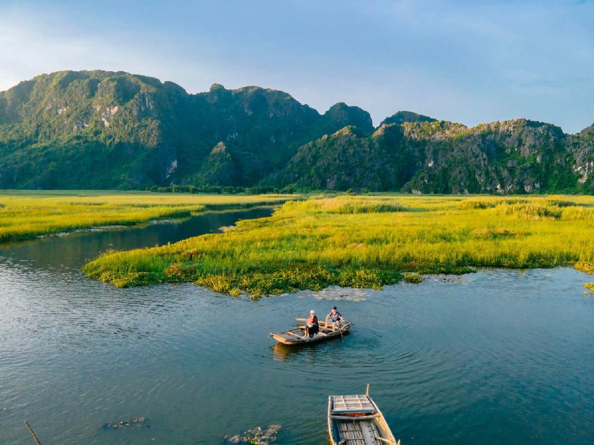 Ninh Binh Boat Tour It's a visual experience that will leave a lasting impression on you