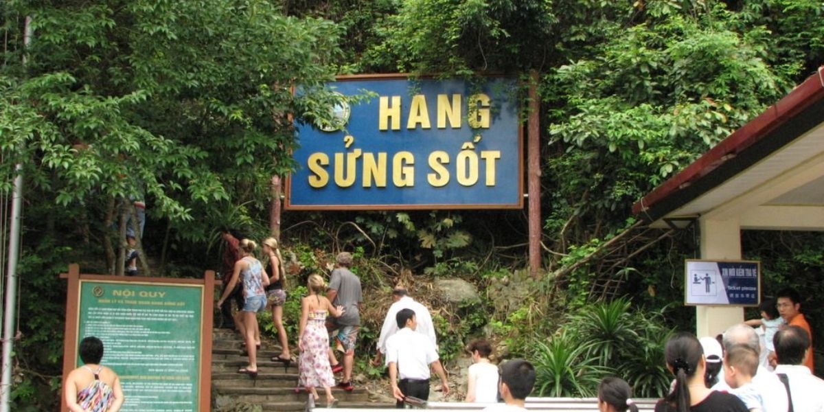 Sung Sot Cave This cave is full of the rich stories and traditions of Vietnam