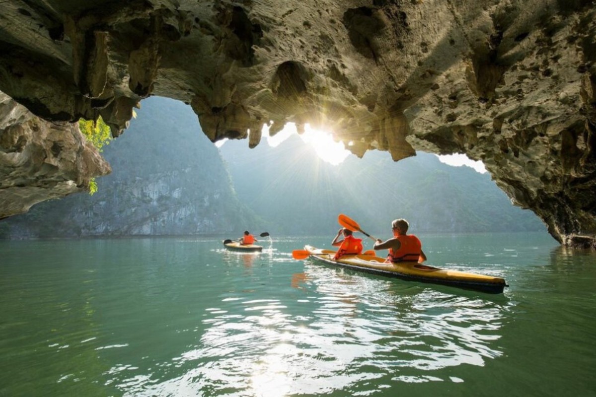 halong bay kayaking Kayak in Trinh Nu Cave