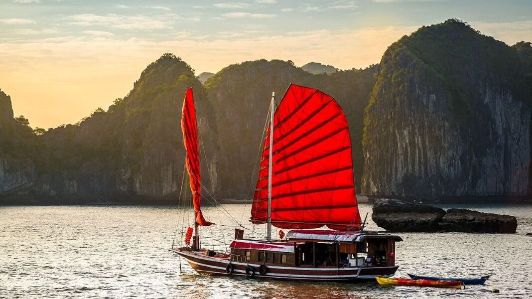 Ha Long Bay Boat Trip Selecting Your Boat Trip