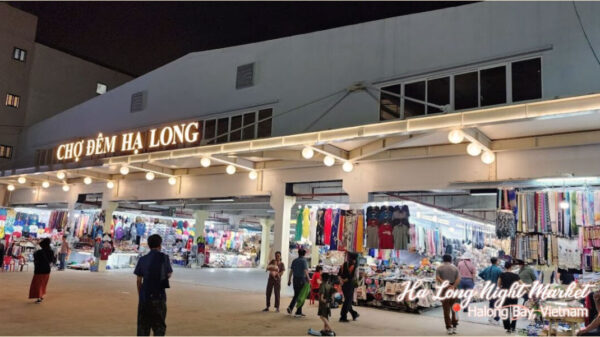 Ha Long Night Market is a haven for shoppers