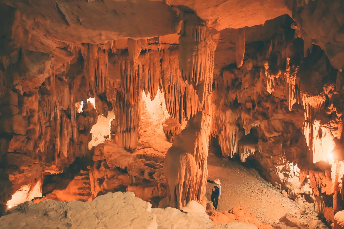 Thung Nham Bird Park Prostrate-Before-God Cave