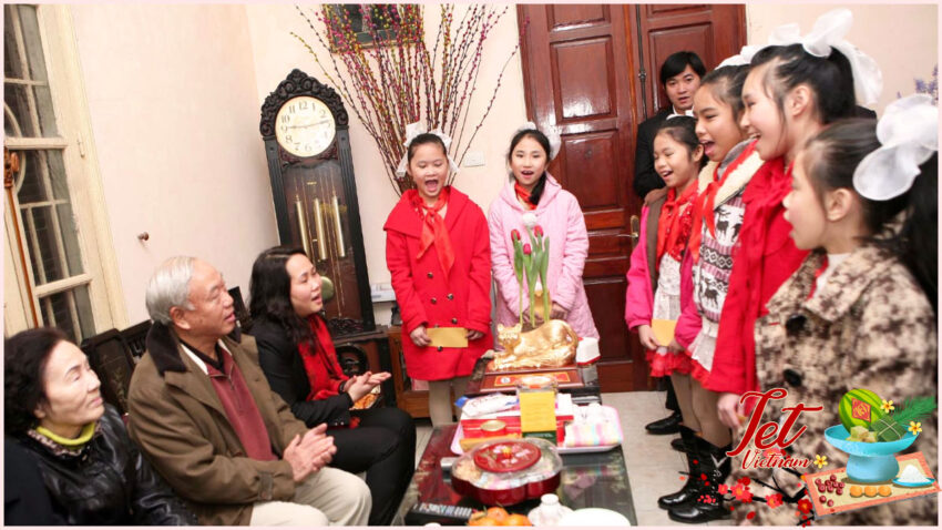 Tet Vietnam is the time for family gathering