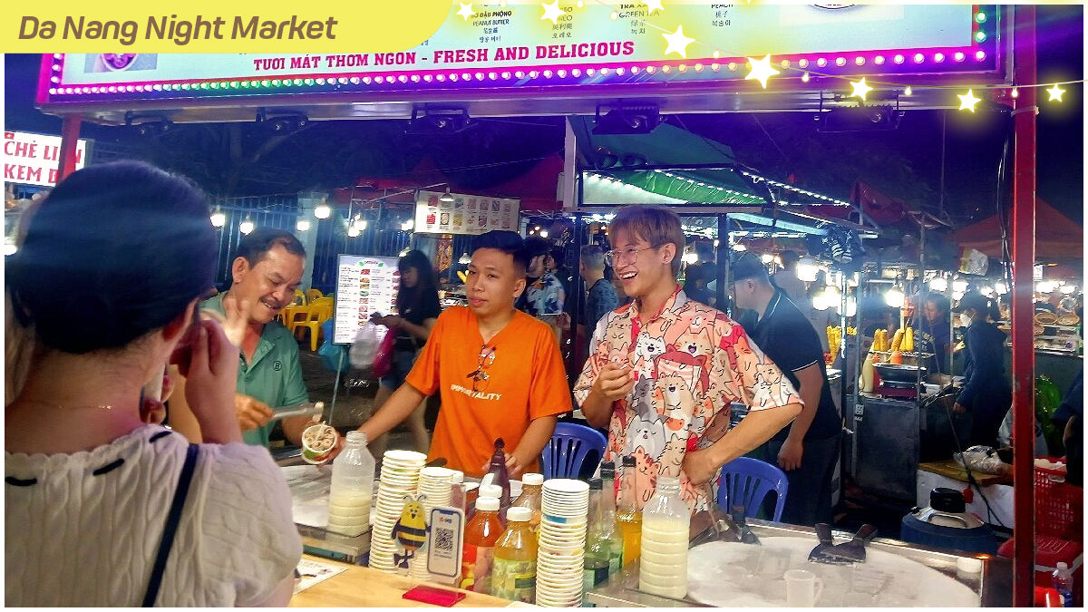 Da Nang night market is a great place for relaxation