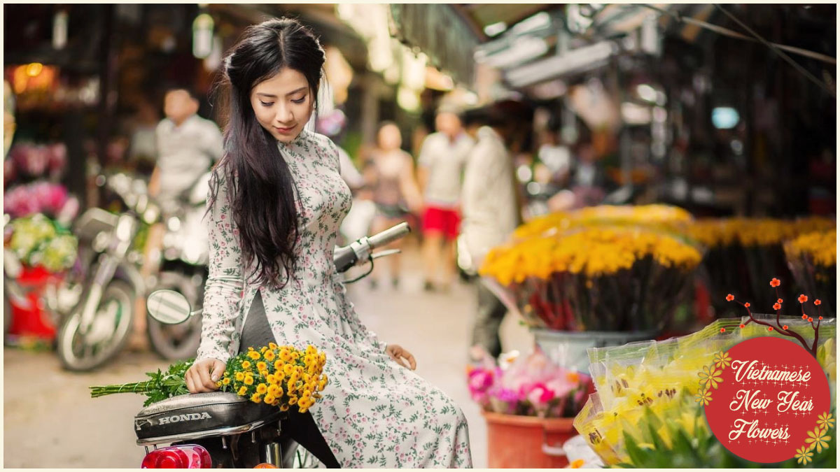 Visit Quang Ba or Ho Thi Ky Markets to experience the vibrant display of Vietnamese New Year flowers