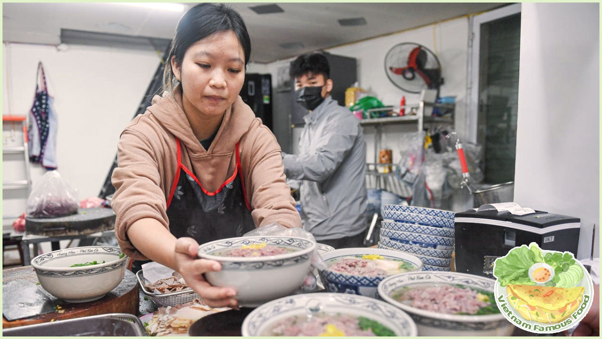 Tips to Enjoy Pho, one of the most Vietnam Famous Food